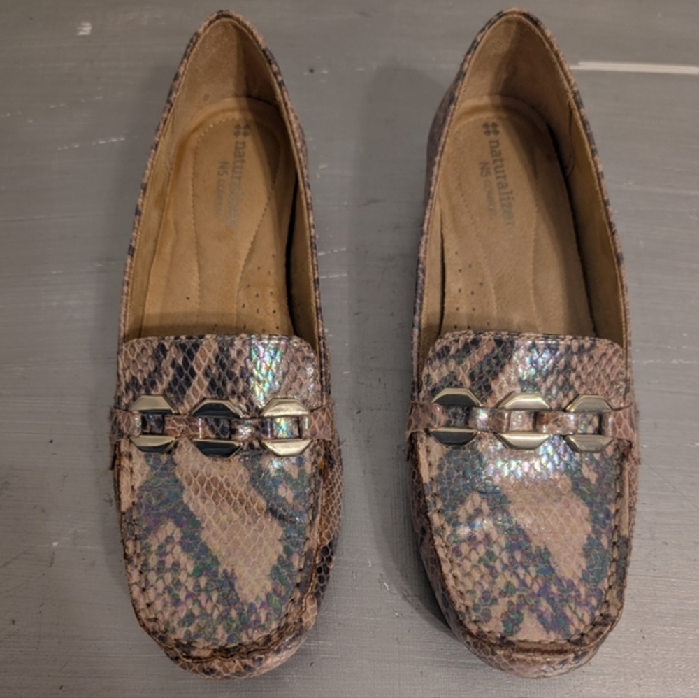 Naturalizer Gala N5 comfort Snake skin Loafers Gold Chain Size 8 M